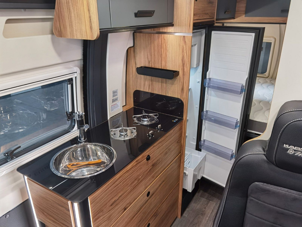 كرفان فان Karmann DEXTER 580 /-MODELL 2026-/ PANORAMA DACHFENSTER: صور 14 كرفان فان Karmann DEXTER 580 /-MODELL 2026-/ PANORAMA DACHFENSTER: صور 14