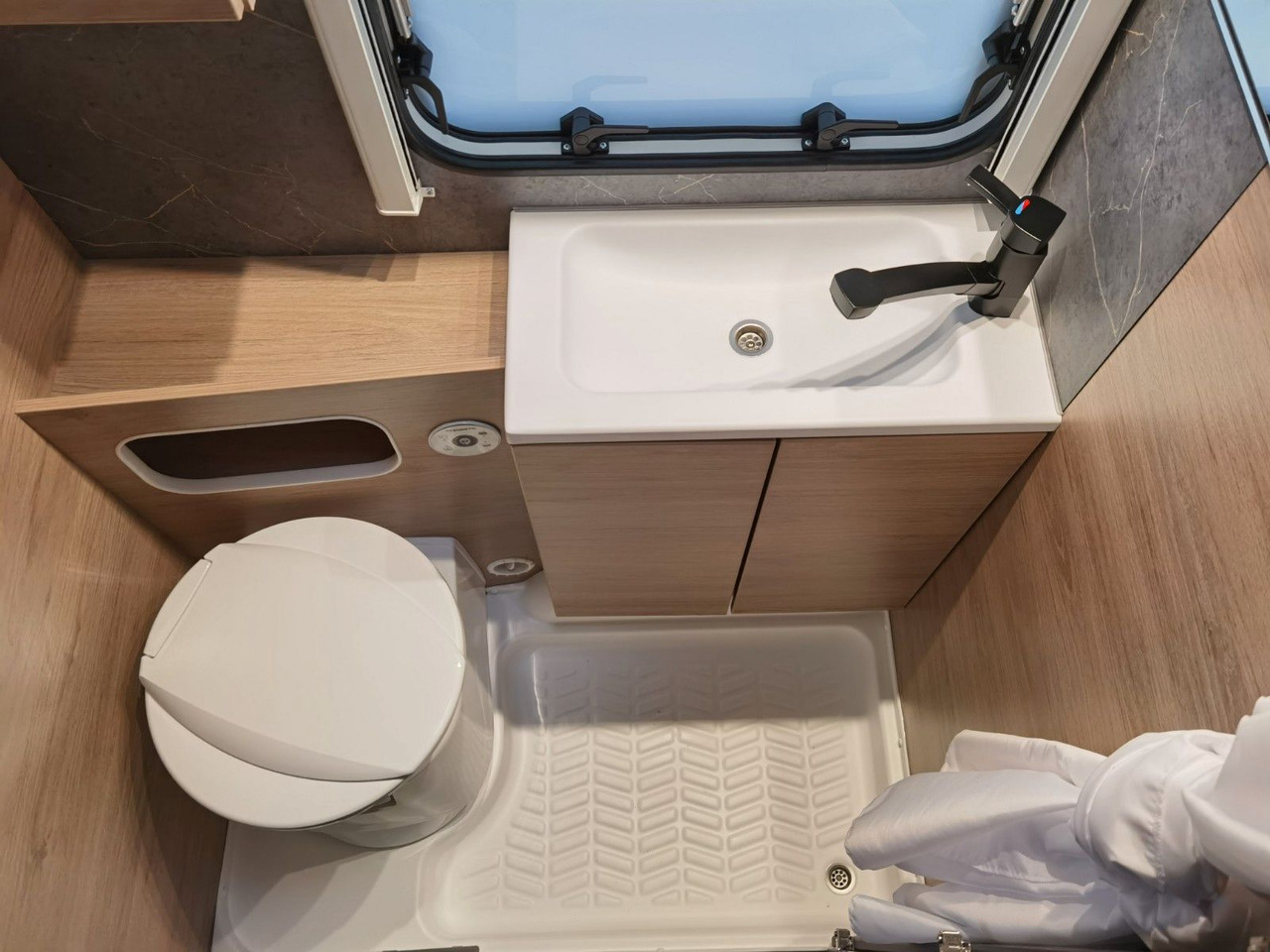 كرفان سحب Weinsberg CARAONE 480 QDK /- 2026-/ ADVANCED & SMART PAKET: صور 23