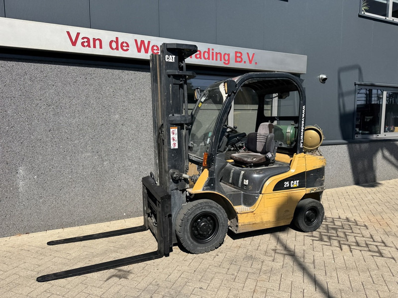 Caterpillar GP25N - رافعة شوكية تعمل بالغاز: صور 3 Caterpillar GP25N - رافعة شوكية تعمل بالغاز: صور 3