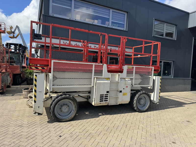 Genie GS 3390 RT Schaarhoogwerker / Scissor Lift / Arbeitsbuhne 12mtr werkhoogte 4x4 Deutz DIESEL 2013 - رافعات مقصية: صور 2 Genie GS 3390 RT Schaarhoogwerker / Scissor Lift / Arbeitsbuhne 12mtr werkhoogte 4x4 Deutz DIESEL 2013 - رافعات مقصية: صور 2