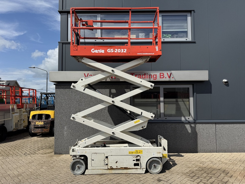 Genie GS2032 schaarlift schaar hoogwerker 2013 uur 8mtr werkhoogte Keuring 6-2026 - رافعات مقصية: صور 5 Genie GS2032 schaarlift schaar hoogwerker 2013 uur 8mtr werkhoogte Keuring 6-2026 - رافعات مقصية: صور 5