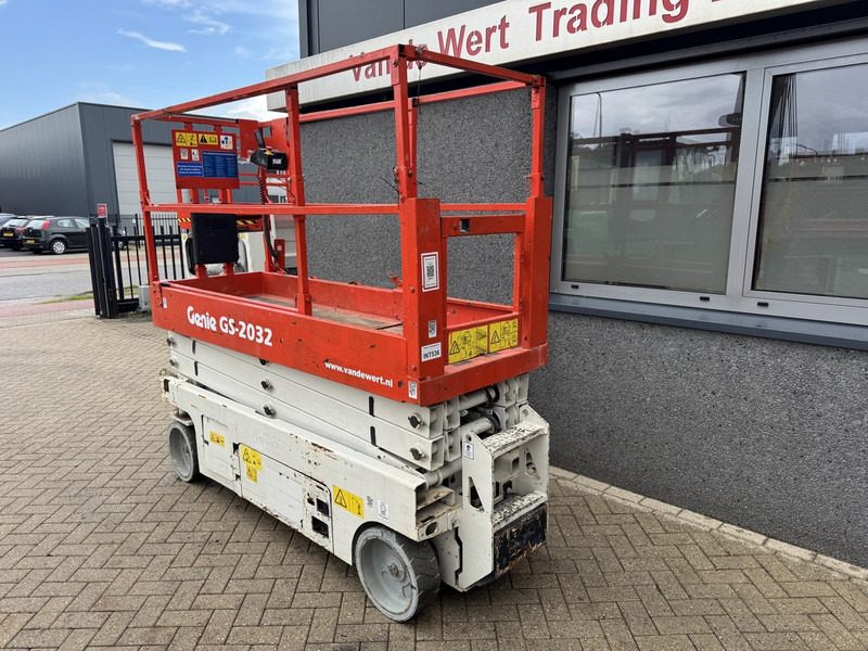 Genie GS2032 schaarlift schaar hoogwerker 2013 uur 8mtr werkhoogte - رافعات مقصية: صور 4 Genie GS2032 schaarlift schaar hoogwerker 2013 uur 8mtr werkhoogte - رافعات مقصية: صور 4