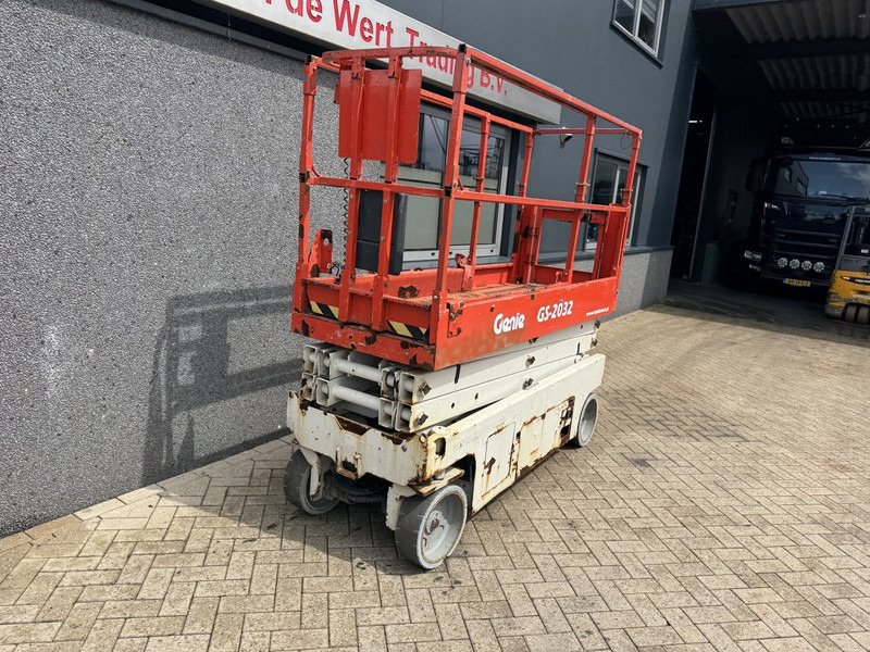 Genie GS2032 schaarlift schaar hoogwerker uur 8mtr werkhoogte Keruing 1-2026 - رافعات مقصية: صور 3 Genie GS2032 schaarlift schaar hoogwerker uur 8mtr werkhoogte Keruing 1-2026 - رافعات مقصية: صور 3