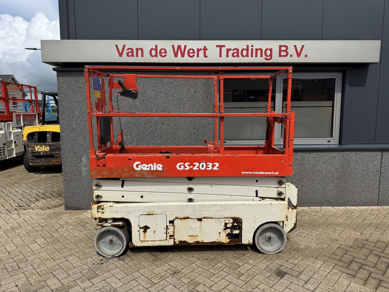 Genie GS2032 schaarlift schaar hoogwerker uur 8mtr werkhoogte Keruing 1-2026 - رافعات مقصية: صور 1 Genie GS2032 schaarlift schaar hoogwerker uur 8mtr werkhoogte Keruing 1-2026 - رافعات مقصية: صور 1