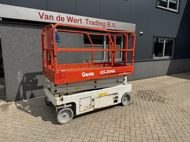 Genie GS2046 schaarlift schaar hoogwerker 2012 uur 8mtr werkhoogte - رافعات مقصية: صور 2 Genie GS2046 schaarlift schaar hoogwerker 2012 uur 8mtr werkhoogte - رافعات مقصية: صور 2