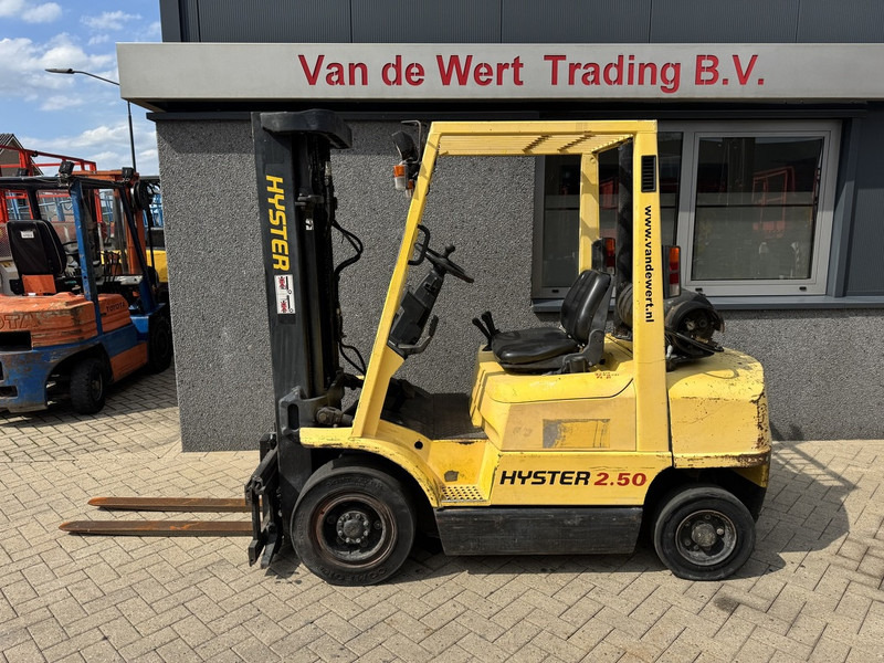 Hyster H2.50XM Triplo 470 Freelift / Sideshift LPG 1995 - رافعة شوكية تعمل بالغاز: صور 1 Hyster H2.50XM Triplo 470 Freelift / Sideshift LPG 1995 - رافعة شوكية تعمل بالغاز: صور 1