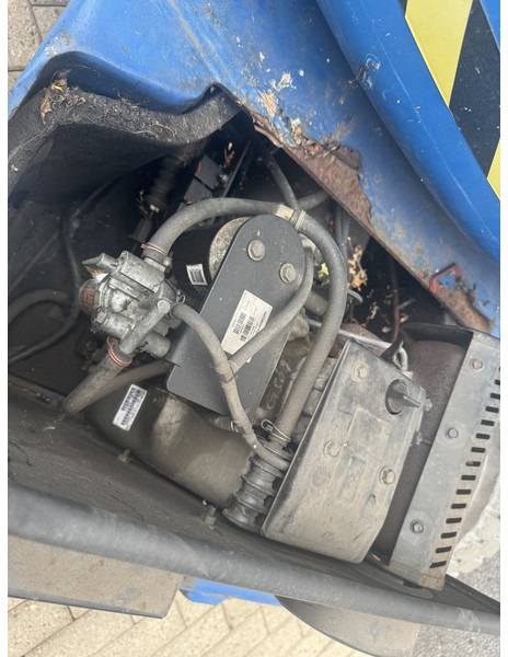 رافعات سلة مفصلية JLG M400AJPN Knikarmhoogwerker / Arbeitsbuhne / Articulating Boom Lift 14.2M Werkhoogte Hybride 2007: صور 14 رافعات سلة مفصلية JLG M400AJPN Knikarmhoogwerker / Arbeitsbuhne / Articulating Boom Lift 14.2M Werkhoogte Hybride 2007: صور 14