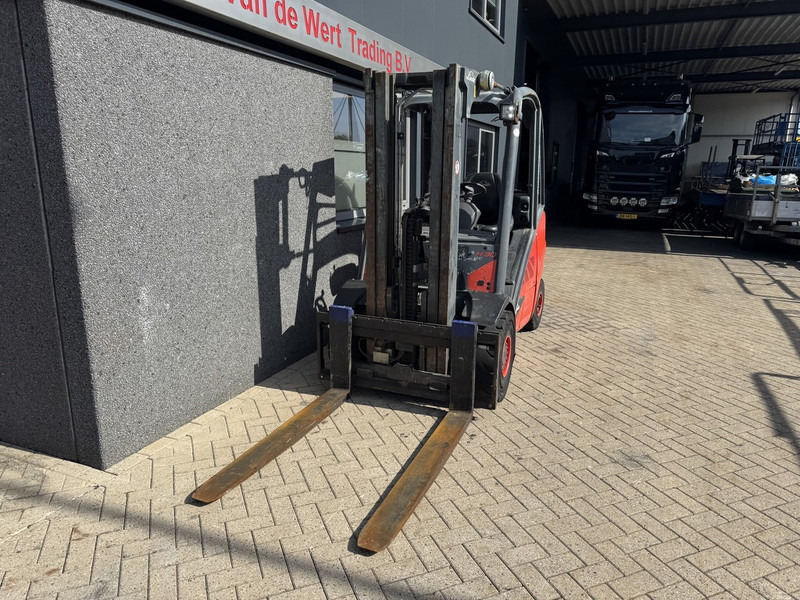 Linde H30D-02 Triplo 465 Freelift / Sideshift / VW Diesel 2014 - رافعة شوكية ديزل: صور 3 Linde H30D-02 Triplo 465 Freelift / Sideshift / VW Diesel 2014 - رافعة شوكية ديزل: صور 3