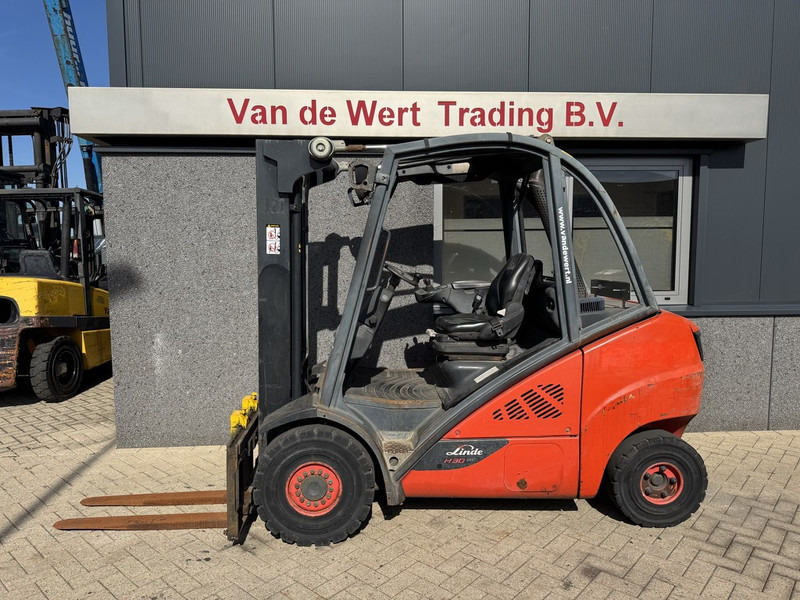 Linde H30D-02 Triplo 465 Freelift / Sideshift / VW Diesel 2014 - رافعة شوكية ديزل: صور 1 Linde H30D-02 Triplo 465 Freelift / Sideshift / VW Diesel 2014 - رافعة شوكية ديزل: صور 1