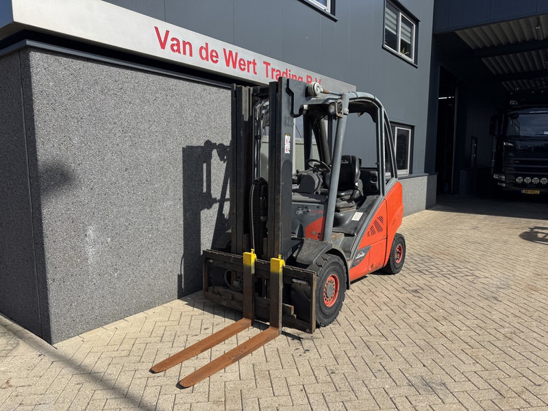 Linde H30D-02 Triplo 465 Freelift / Sideshift / VW Diesel 2014 - رافعة شوكية ديزل: صور 3 Linde H30D-02 Triplo 465 Freelift / Sideshift / VW Diesel 2014 - رافعة شوكية ديزل: صور 3
