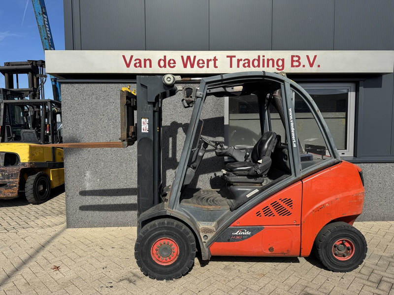 Linde H30D-02 Triplo 465 Freelift / Sideshift / VW Diesel 2014 - رافعة شوكية ديزل: صور 5 Linde H30D-02 Triplo 465 Freelift / Sideshift / VW Diesel 2014 - رافعة شوكية ديزل: صور 5