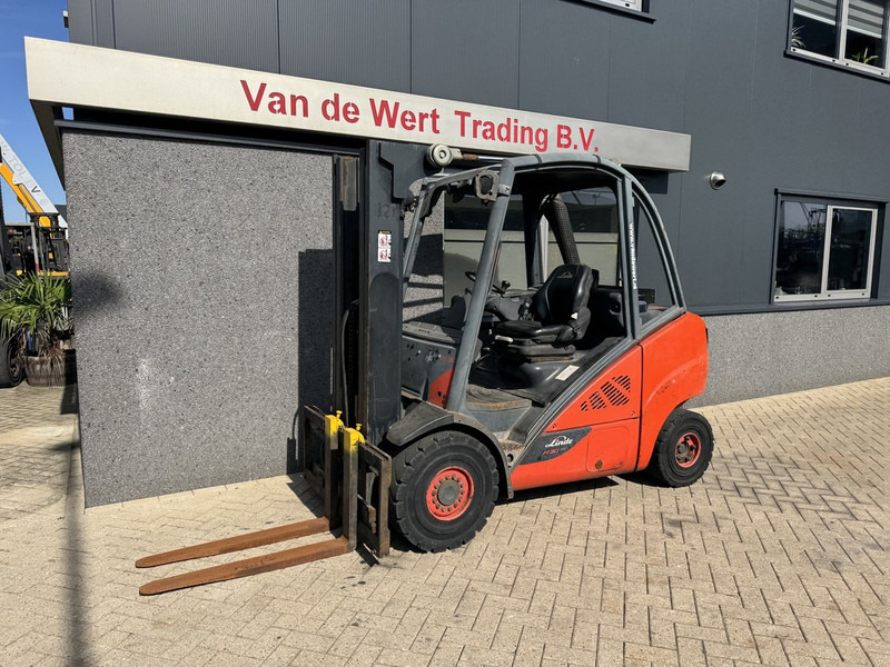 Linde H30D-02 Triplo 465 Freelift / Sideshift / VW Diesel 2014 - رافعة شوكية ديزل: صور 2 Linde H30D-02 Triplo 465 Freelift / Sideshift / VW Diesel 2014 - رافعة شوكية ديزل: صور 2