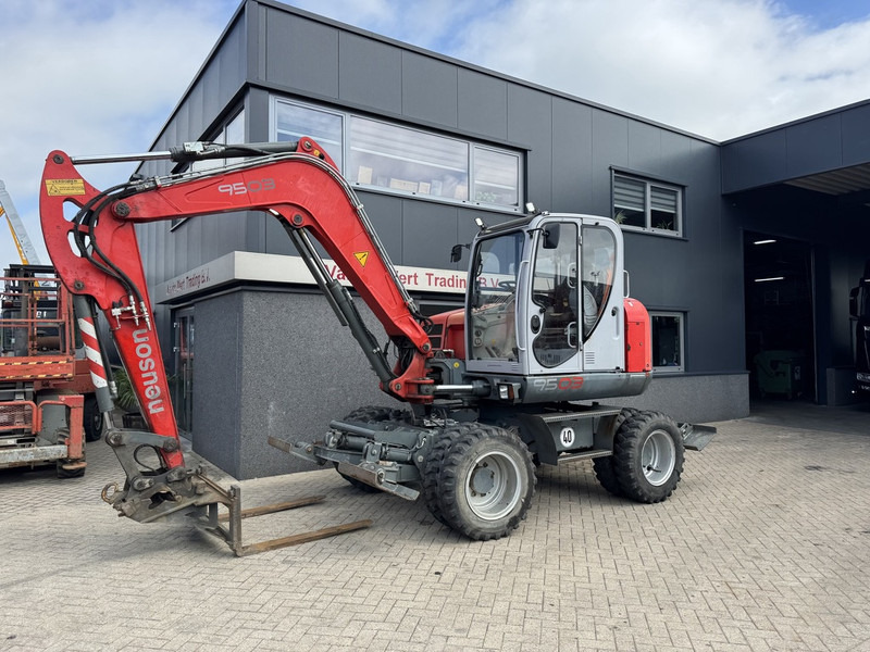 Neuson 9503 WD Mobiele Kraan 2009 Palletvork, Stenenklem, 2x Bak 8860hours Deutz Diesel - موبايل كرين: صور 3 Neuson 9503 WD Mobiele Kraan 2009 Palletvork, Stenenklem, 2x Bak 8860hours Deutz Diesel - موبايل كرين: صور 3