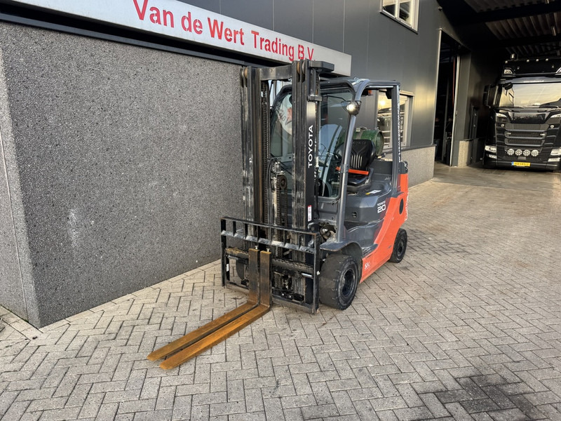 Toyota 02-8FGKF20 Triplo 470 Freelift/Sideshift 2020 Lpg - رافعة شوكية تعمل بالغاز: صور 3 Toyota 02-8FGKF20 Triplo 470 Freelift/Sideshift 2020 Lpg - رافعة شوكية تعمل بالغاز: صور 3