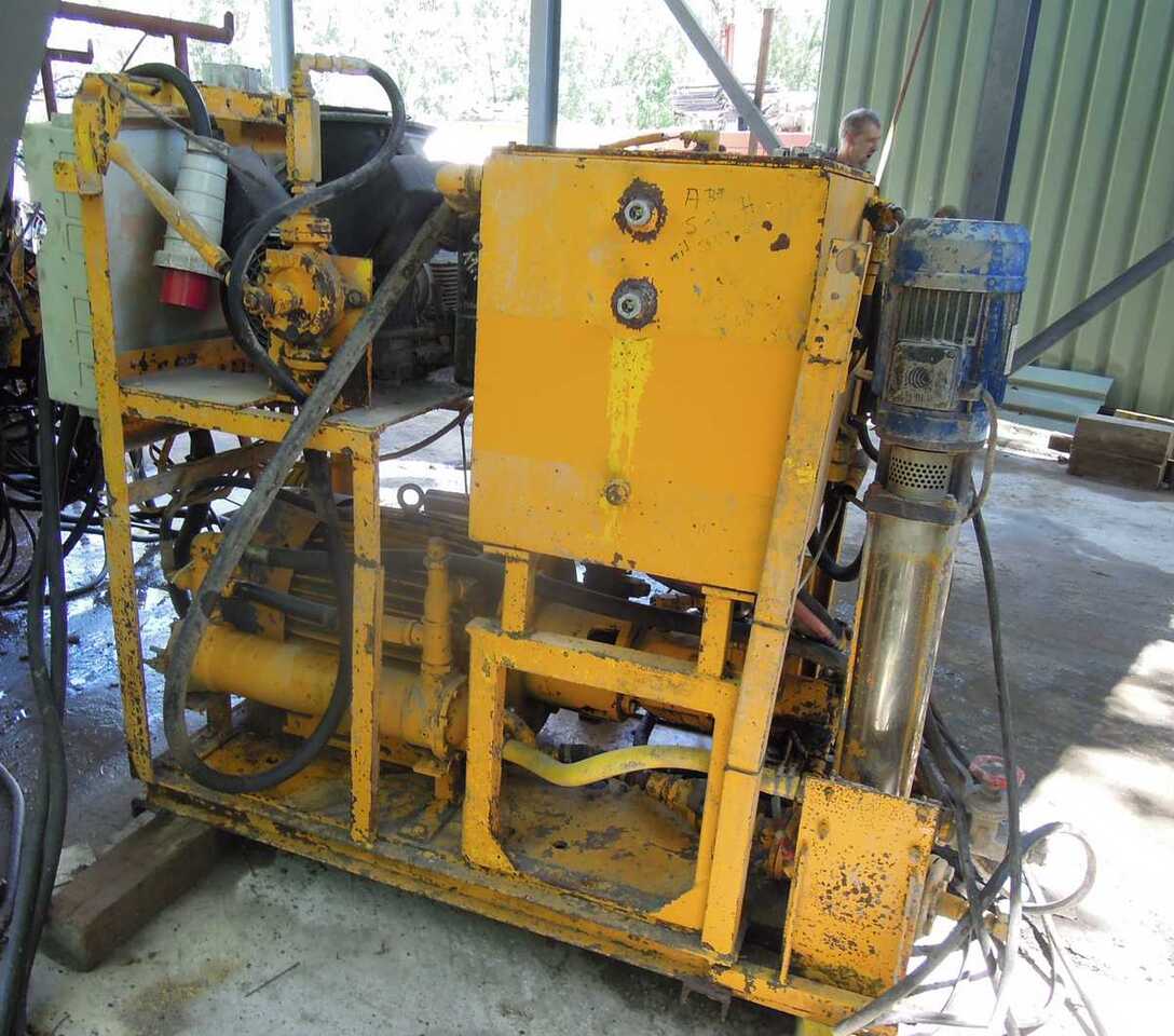 AtlasCopco BUT 6 EH drill boom - آلة حفر الأنفاق: صور 4 AtlasCopco BUT 6 EH drill boom - آلة حفر الأنفاق: صور 4