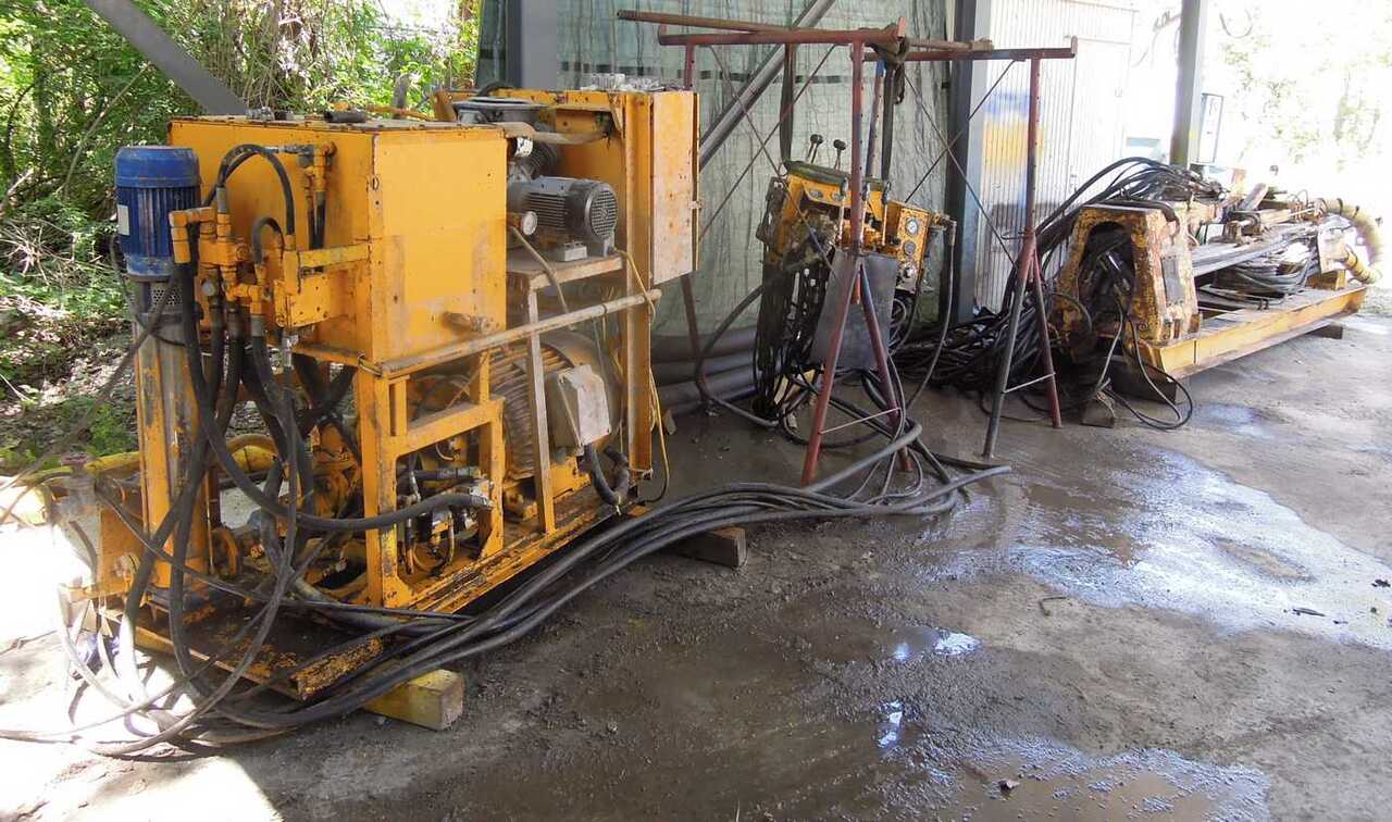 AtlasCopco BUT 6 EH drill boom - آلة حفر الأنفاق: صور 3 AtlasCopco BUT 6 EH drill boom - آلة حفر الأنفاق: صور 3