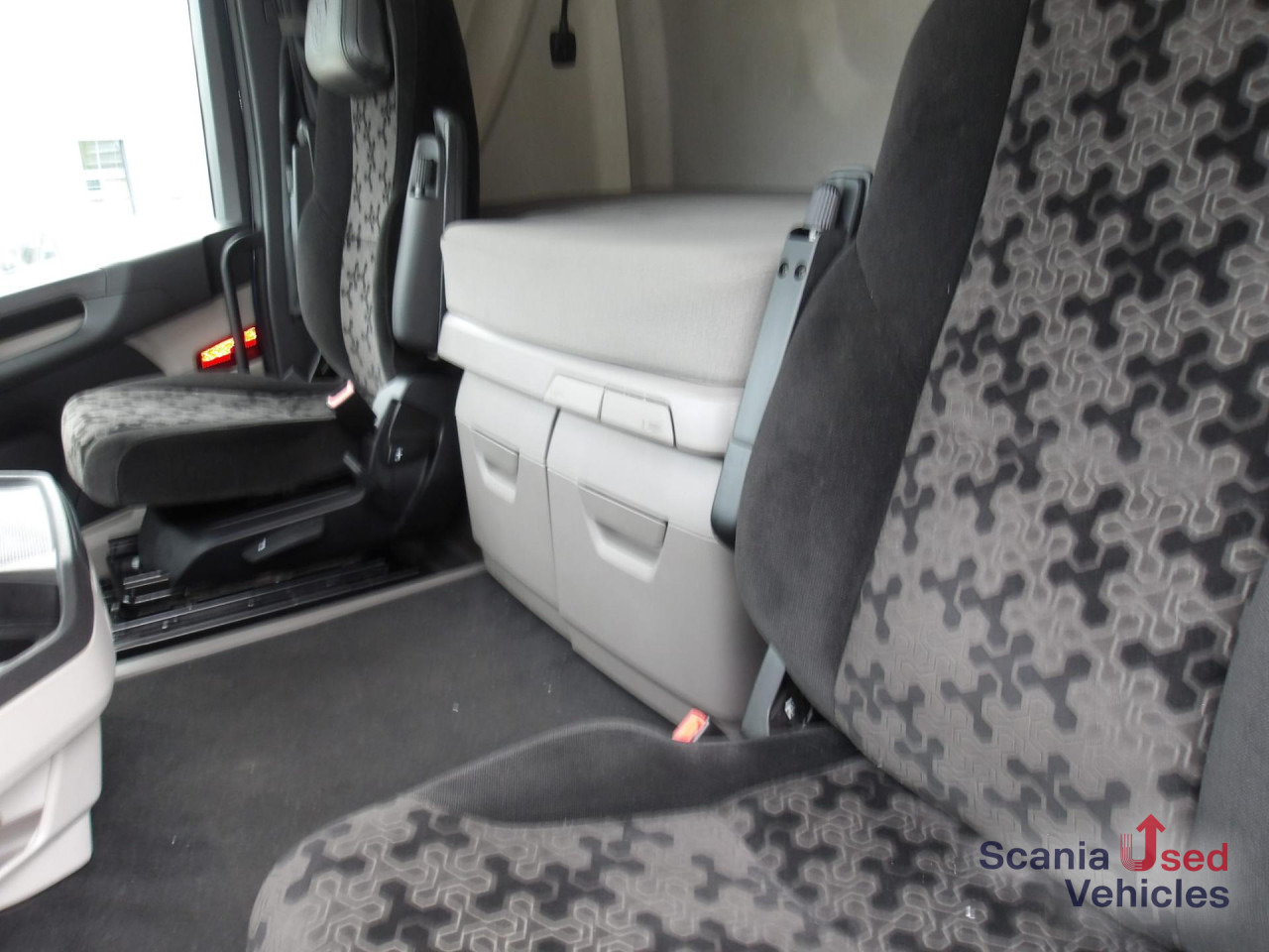 SCANIA R 500 A4x2NB Full Air, Hydraulic - شاحنة جرار: صور 3 SCANIA R 500 A4x2NB Full Air, Hydraulic - شاحنة جرار: صور 3