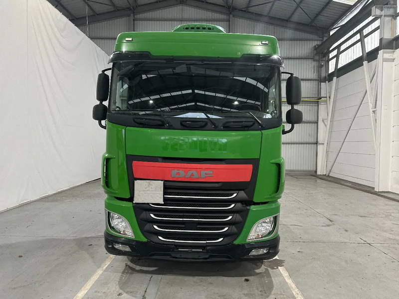 DAF XF 106.440 Spacecab - STANDAIRCO - شاحنة جرار: صور 5 DAF XF 106.440 Spacecab - STANDAIRCO - شاحنة جرار: صور 5