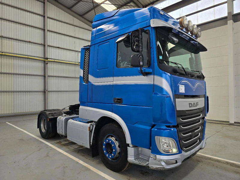 DAF XF 460 EURO 6 / RETARDER / PTO / AIRCO - شاحنة جرار: صور 3 DAF XF 460 EURO 6 / RETARDER / PTO / AIRCO - شاحنة جرار: صور 3
