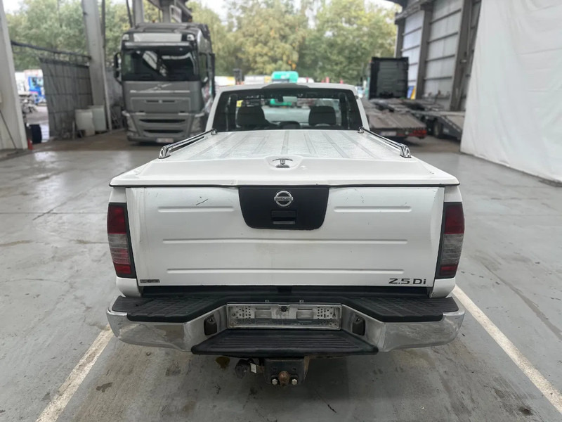Nissan Navara 2.5 Di / EURO 3 - سيارة: صور 4 Nissan Navara 2.5 Di / EURO 3 - سيارة: صور 4