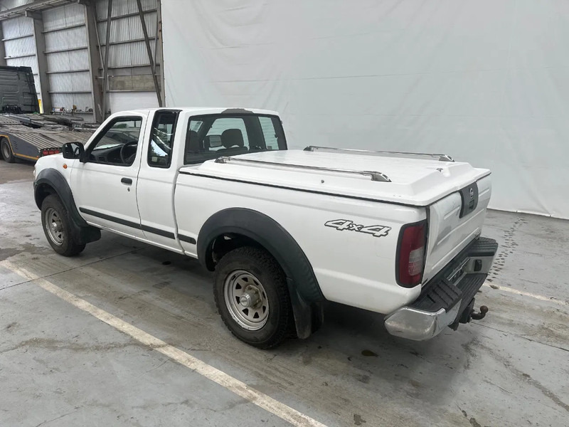 Nissan Navara 2.5 Di / EURO 3 - سيارة: صور 3 Nissan Navara 2.5 Di / EURO 3 - سيارة: صور 3