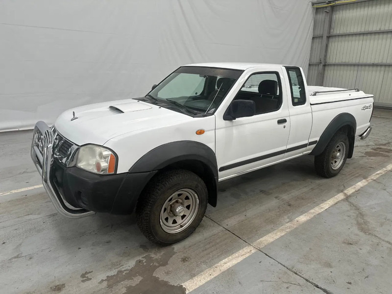Nissan Navara 2.5 Di / EURO 3 - سيارة: صور 1 Nissan Navara 2.5 Di / EURO 3 - سيارة: صور 1