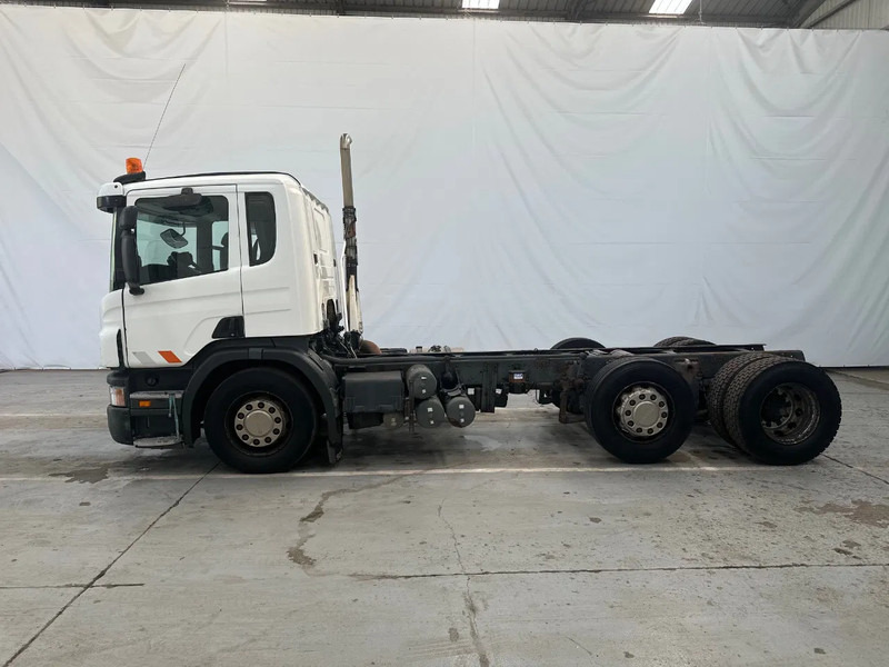 Scania P230 6X2 / Essieu relevable directionnel / Stuurbare liftas / Steerable lift axle / RETARDER / 481205 - الشاسيه شاحنة: صور 2 Scania P230 6X2 / Essieu relevable directionnel / Stuurbare liftas / Steerable lift axle / RETARDER / 481205 - الشاسيه شاحنة: صور 2