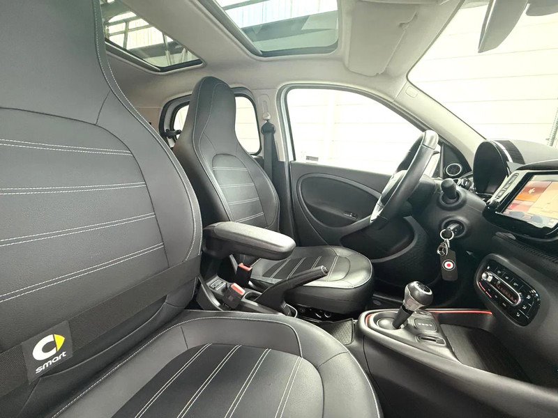 سيارة Smart Forfour ONE EQ / 100% ELECTRIC / BRABUS ALLOY WHEELS /EDITION ONE: صور 11