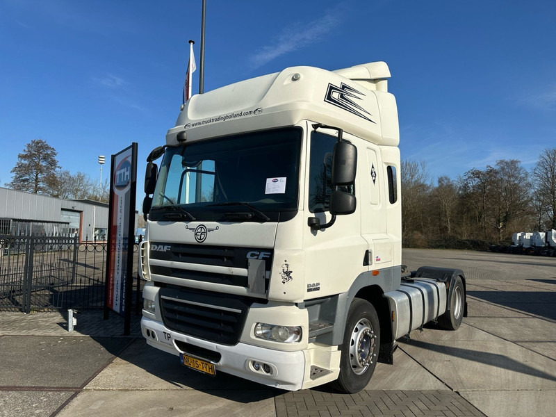 DAF FT CF85.460 SpaceCab Manual gearbox 2x Fueltank - شاحنة جرار: صور 2 DAF FT CF85.460 SpaceCab Manual gearbox 2x Fueltank - شاحنة جرار: صور 2