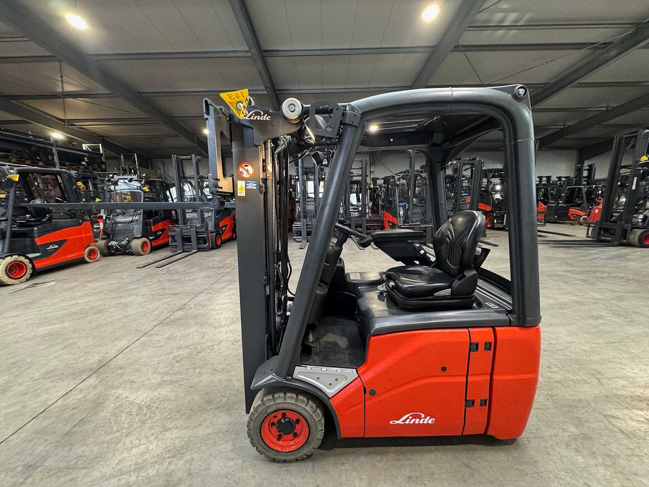 01/2021 SERVICE + UVV 07/2026 LINDE E14 DUPLEX FREE LIFT ELECTRIC FORKLIFT 8,370 HOURS - رافعة شوكية: صور 1 01/2021 SERVICE + UVV 07/2026 LINDE E14 DUPLEX FREE LIFT ELECTRIC FORKLIFT 8,370 HOURS - رافعة شوكية: صور 1