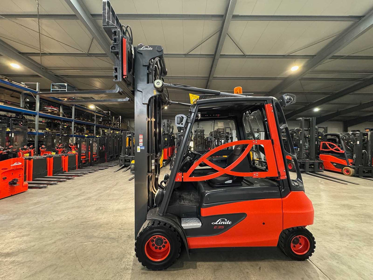 11/2022 SERVICE+UVV 11/2026 LINDE E35L 3.500KG TRIPLEX 660CM 3.+4. VALVE 164CM FORK ADJUSTER ELECTRIC FORKLIFT 7.108 HOURS - رافعة شوكية: صور 1 11/2022 SERVICE+UVV 11/2026 LINDE E35L 3.500KG TRIPLEX 660CM 3.+4. VALVE 164CM FORK ADJUSTER ELECTRIC FORKLIFT 7.108 HOURS - رافعة شوكية: صور 1