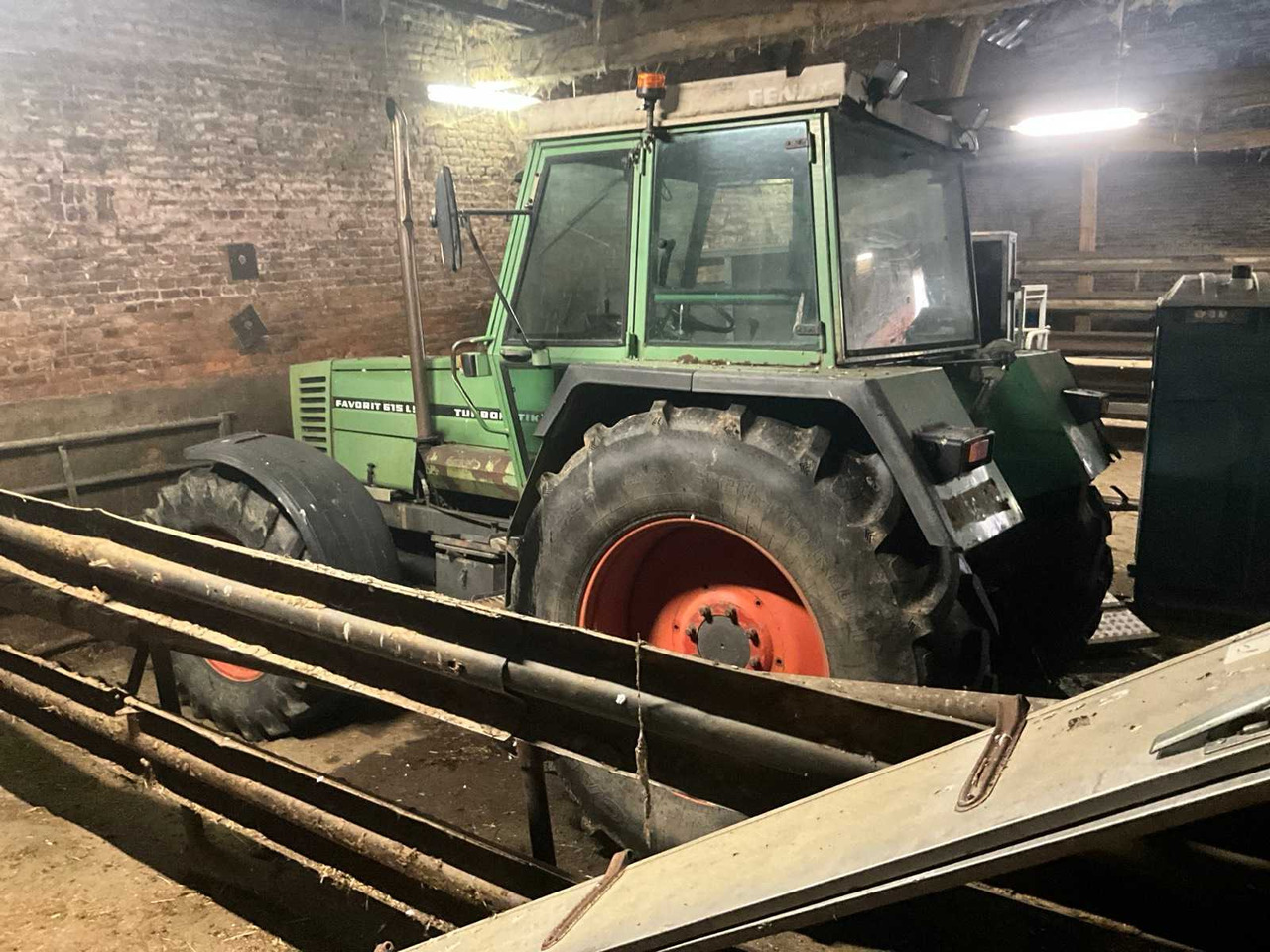 1990 FENDT FWA385S-88 FARM TRACTOR - جرار: صور 2 1990 FENDT FWA385S-88 FARM TRACTOR - جرار: صور 2