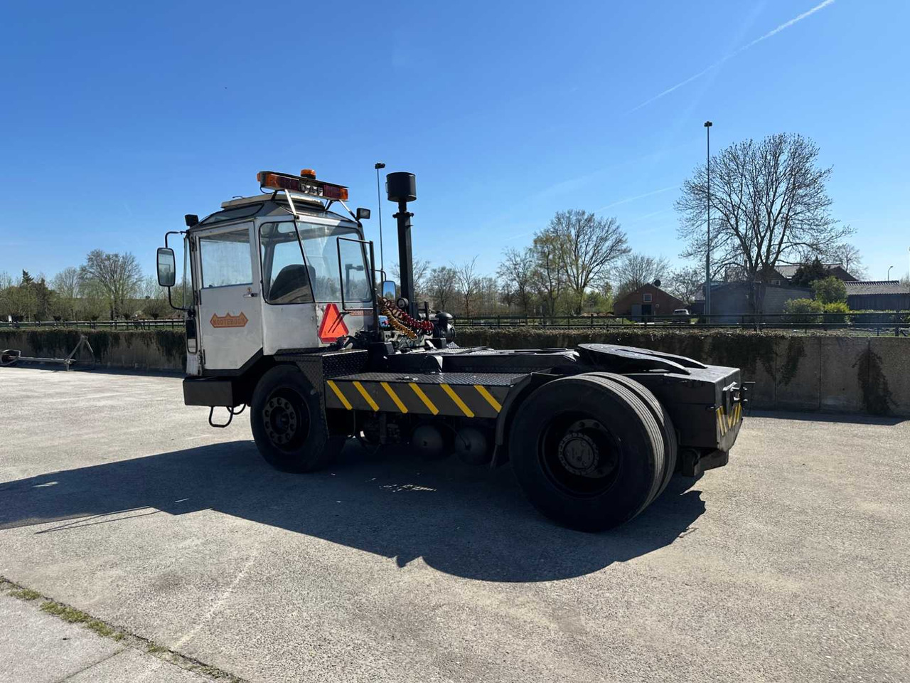 1993 DAF TERMINAL TRACTOR - شاحنة: صور 3 1993 DAF TERMINAL TRACTOR - شاحنة: صور 3