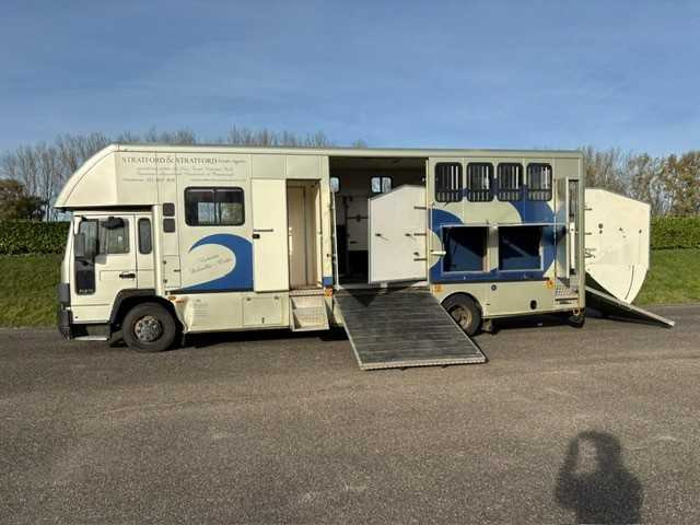 1993 VOLVO FL 612 TRUCK HORSE TRAILER - شاحنة: صور 4 1993 VOLVO FL 612 TRUCK HORSE TRAILER - شاحنة: صور 4