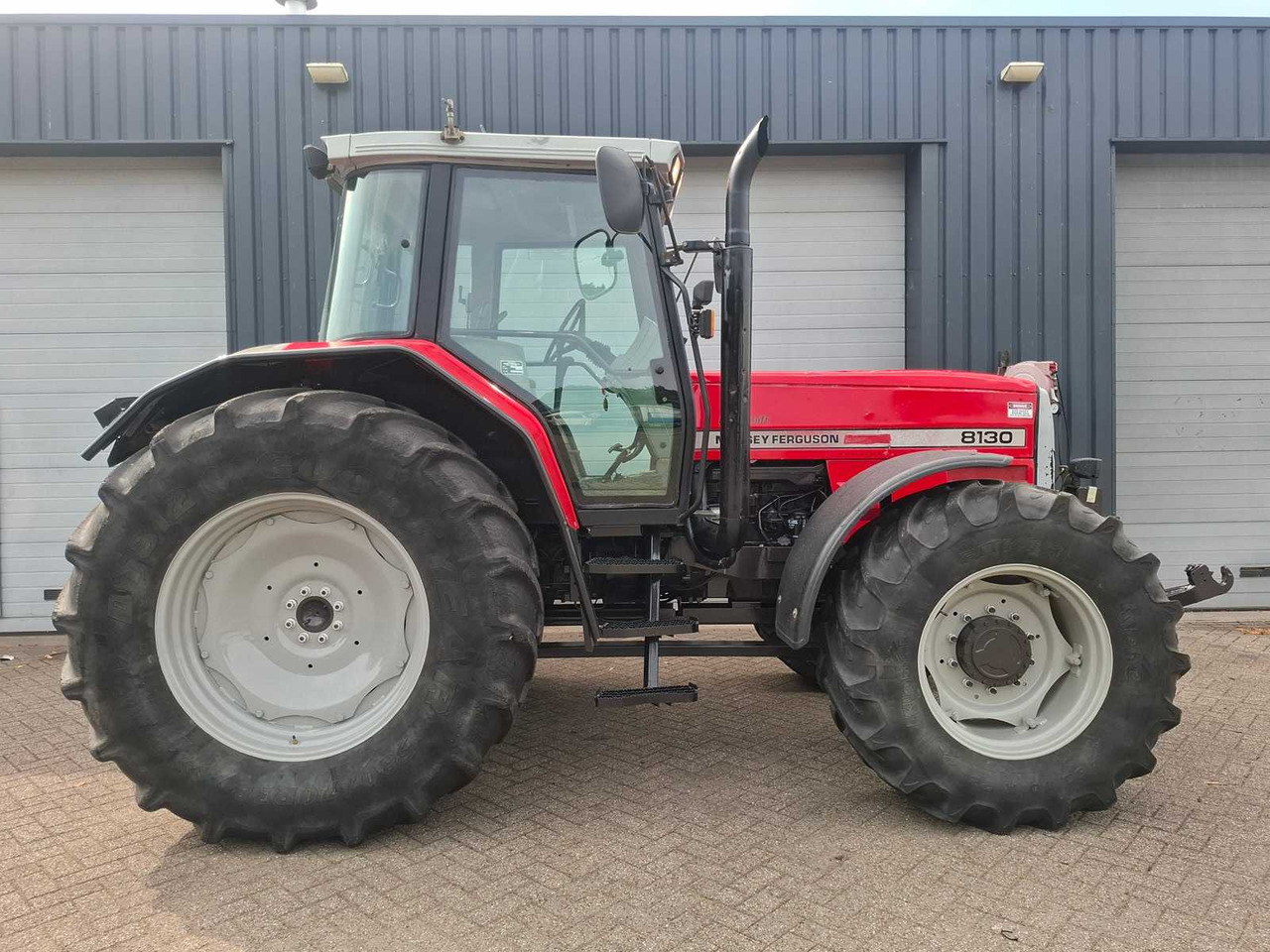 1997 MASSEY FERGUSON 8130 DYNASHIFT ALL-WHEEL DRIVE FARM TRACTOR - جرار: صور 4 1997 MASSEY FERGUSON 8130 DYNASHIFT ALL-WHEEL DRIVE FARM TRACTOR - جرار: صور 4
