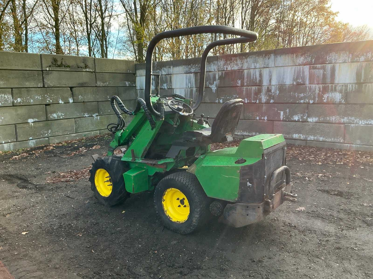 2000 AVANT MULTI SHOVEL - اللودر بعجل: صور 3 2000 AVANT MULTI SHOVEL - اللودر بعجل: صور 3