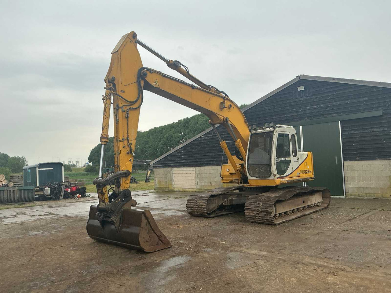 2000 KATO HD823LC CRAWLER EXCAVATOR - حفارة: صور 1 2000 KATO HD823LC CRAWLER EXCAVATOR - حفارة: صور 1