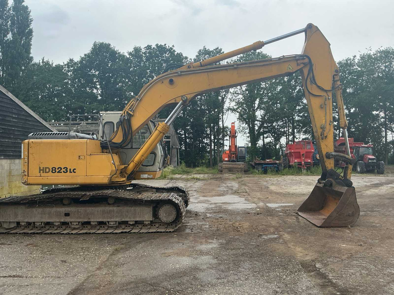 2000 KATO HD823LC CRAWLER EXCAVATOR - حفارة: صور 4 2000 KATO HD823LC CRAWLER EXCAVATOR - حفارة: صور 4