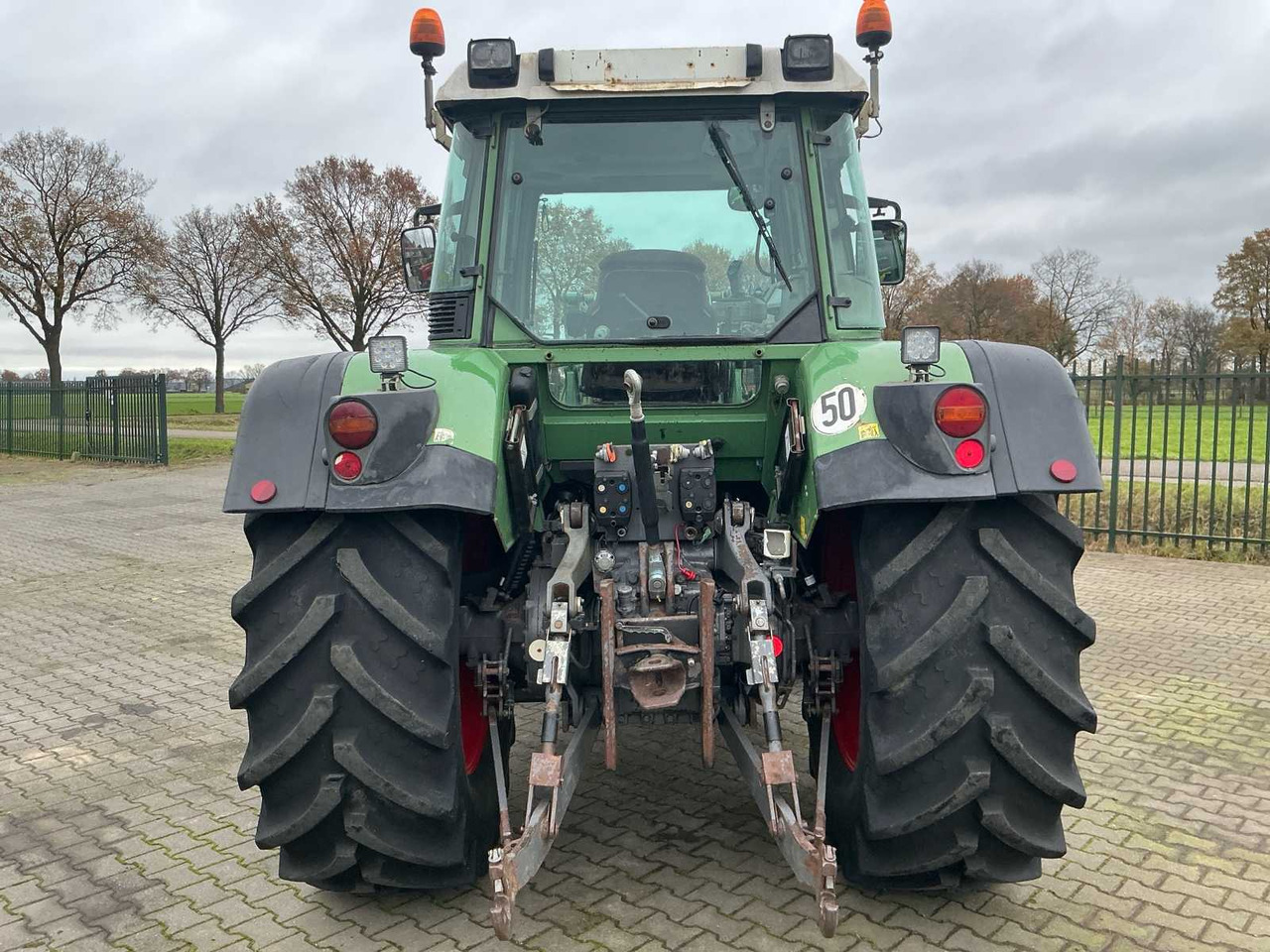 2001 FENDT 716 VARIO ALL-WHEEL DRIVE FARM TRACTOR - جرار: صور 4 2001 FENDT 716 VARIO ALL-WHEEL DRIVE FARM TRACTOR - جرار: صور 4