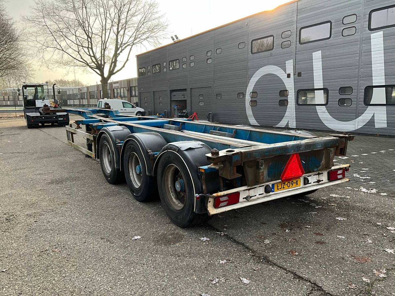 2001 HRD NT CON CONTAINER CHASSIS LJZ-09-X - نصف مقطورة: صور 3 2001 HRD NT CON CONTAINER CHASSIS LJZ-09-X - نصف مقطورة: صور 3