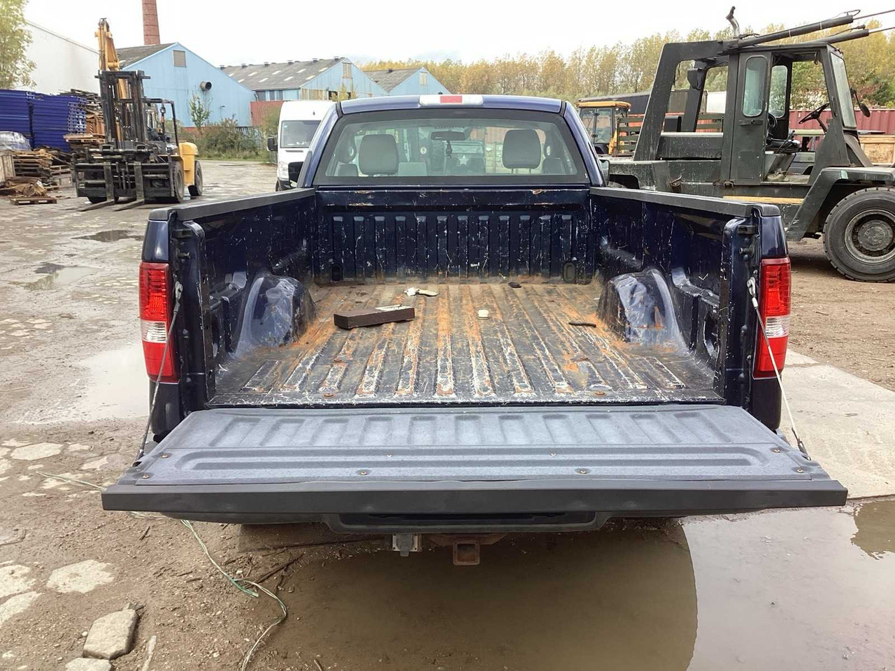 2005 FORD PICKUP F 150 XL COMMERCIAL VEHICLE - الشاحنات الصغيرة: صور 5 2005 FORD PICKUP F 150 XL COMMERCIAL VEHICLE - الشاحنات الصغيرة: صور 5