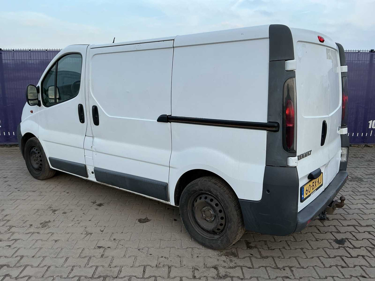 2006 - RENAULT - TRAFIC - 1.9 DCI L1H1 - COMMERCIAL VEHICLE - الشاحنات الصغيرة: صور 3 2006 - RENAULT - TRAFIC - 1.9 DCI L1H1 - COMMERCIAL VEHICLE - الشاحنات الصغيرة: صور 3