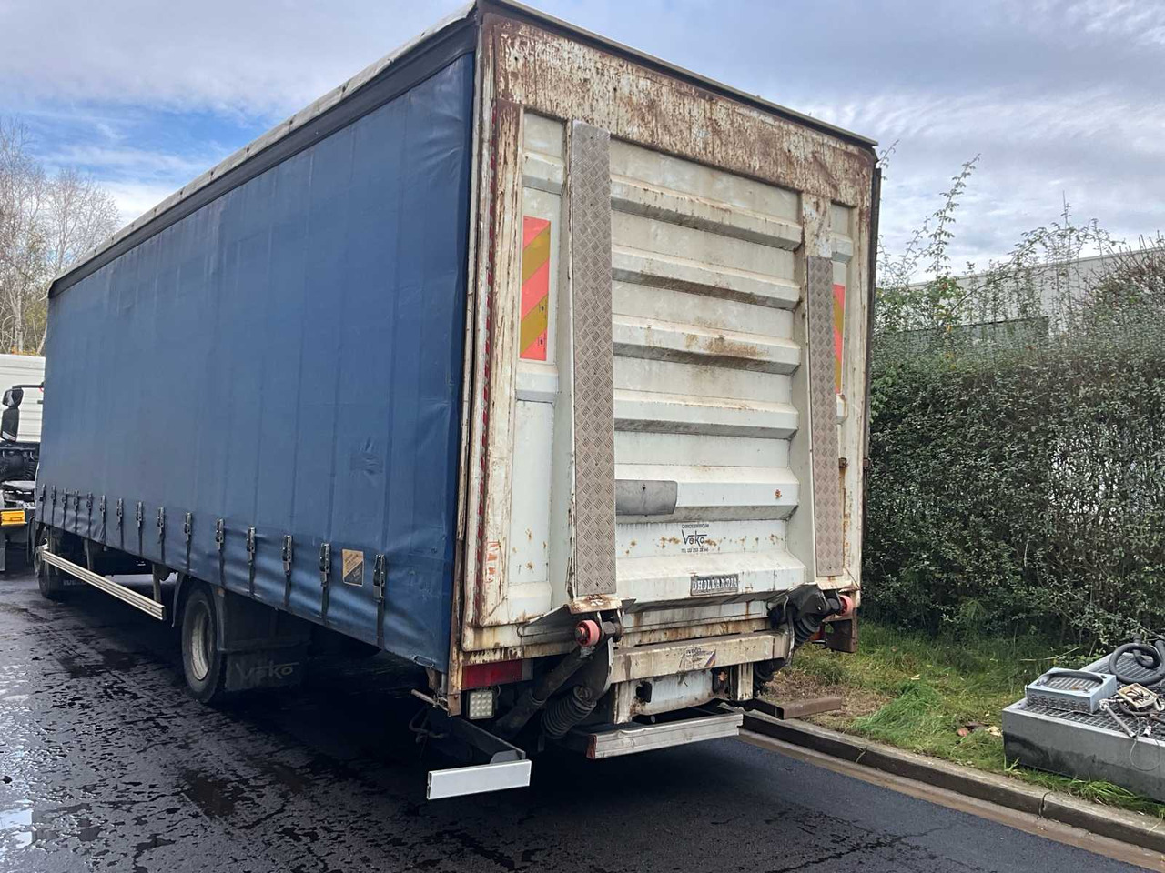 2008 IVECO EUROCARGO 120E22 - CURTAINSIDER & TAILGATE - شاحنة: صور 4 2008 IVECO EUROCARGO 120E22 - CURTAINSIDER & TAILGATE - شاحنة: صور 4