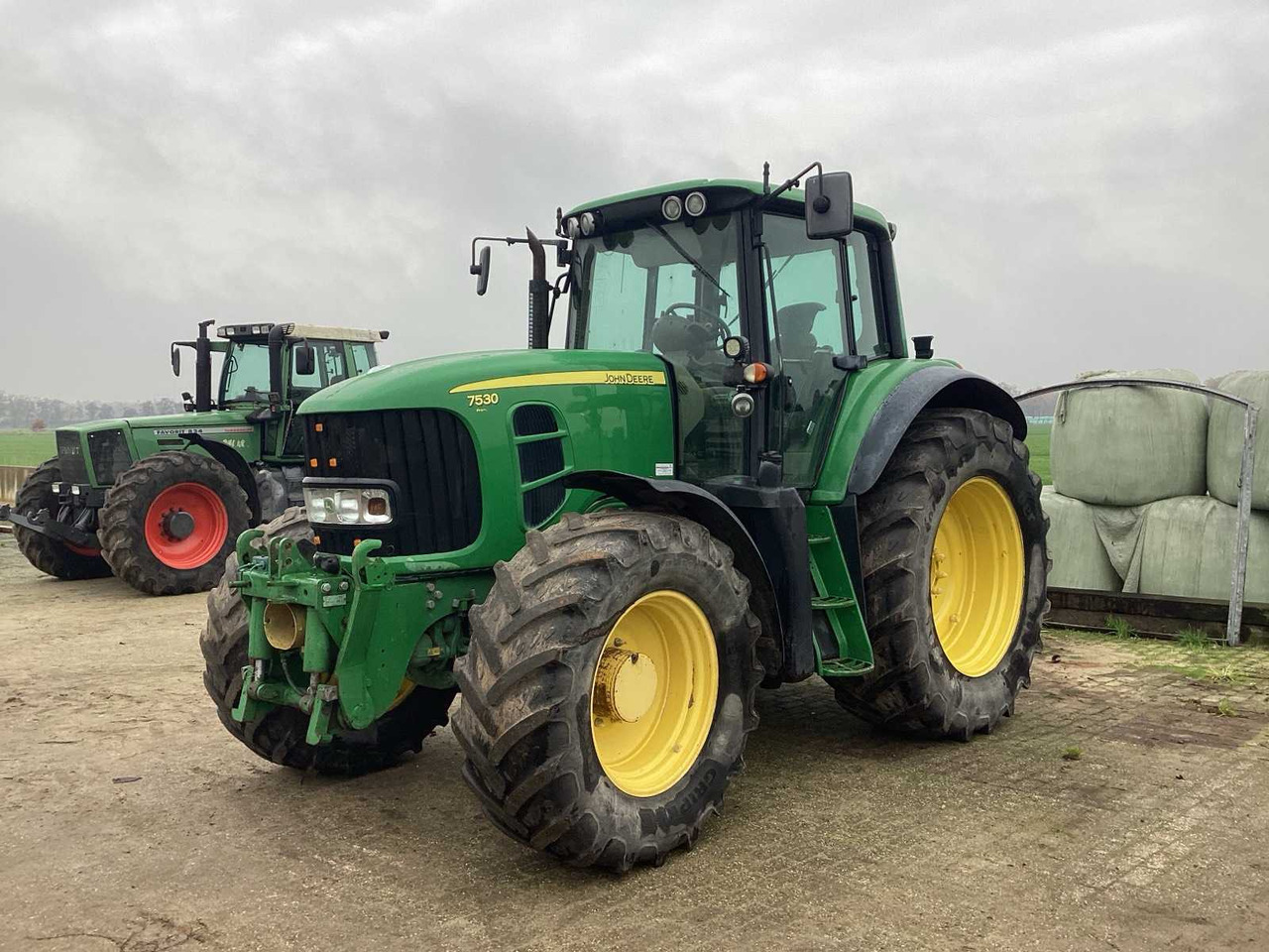 2008 JOHN DEERE 7530 PREMIUM FOUR WHEEL DRIVE FARM TRACTOR - جرار: صور 1 2008 JOHN DEERE 7530 PREMIUM FOUR WHEEL DRIVE FARM TRACTOR - جرار: صور 1
