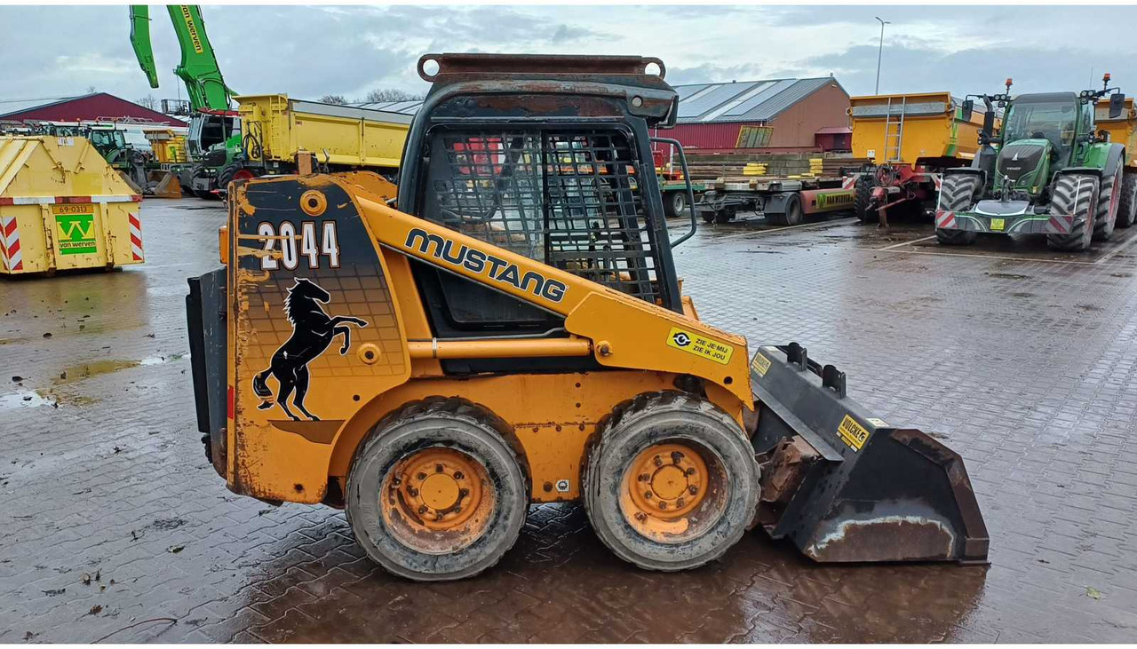 2008 MUSTANG 2044 SKID STEER LOADER - اللودر المجنزر صغير: صور 3 2008 MUSTANG 2044 SKID STEER LOADER - اللودر المجنزر صغير: صور 3