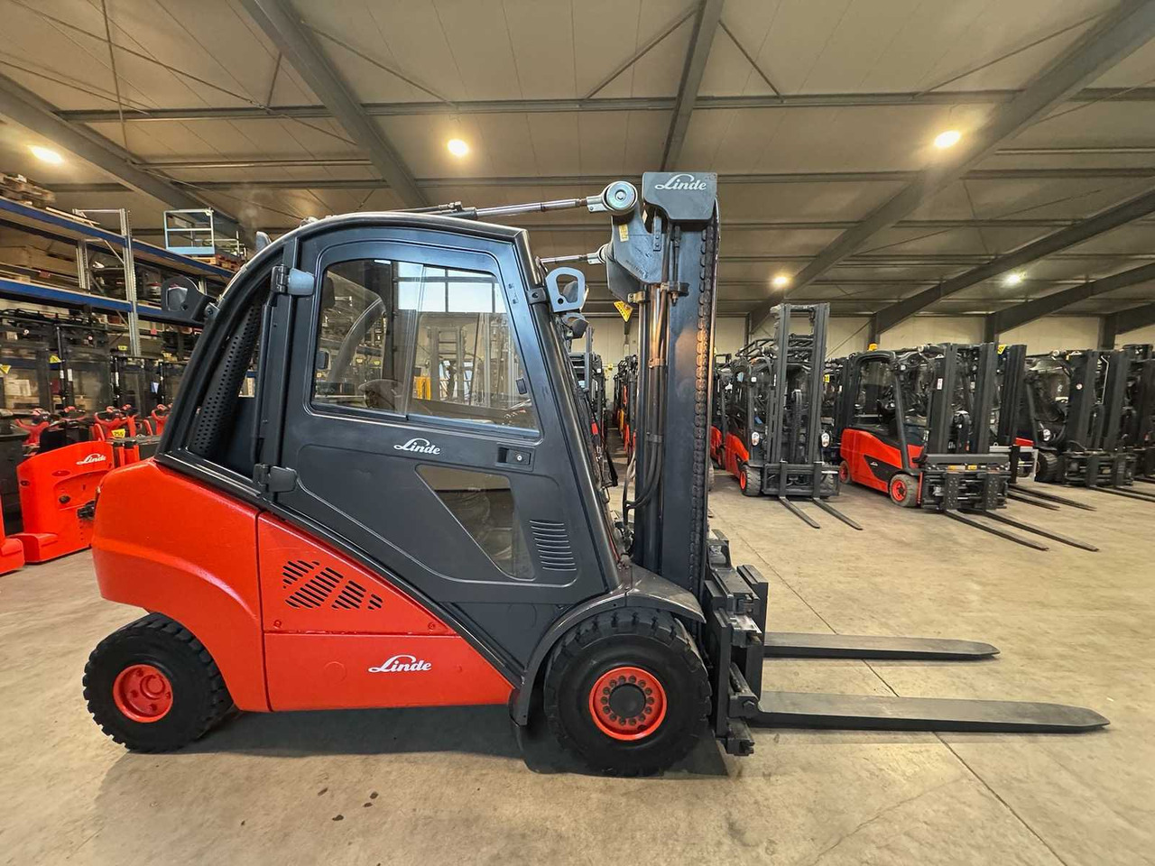 2008 SERVICE + UVV 01/2026 LINDE H35T 3.500KG 3.+4. VALVE WIDER 148CM FORK ADJUSTER GAS FORKLIFT FORKLIFT 10.543 HOURS - رافعة شوكية: صور 5 2008 SERVICE + UVV 01/2026 LINDE H35T 3.500KG 3.+4. VALVE WIDER 148CM FORK ADJUSTER GAS FORKLIFT FORKLIFT 10.543 HOURS - رافعة شوكية: صور 5
