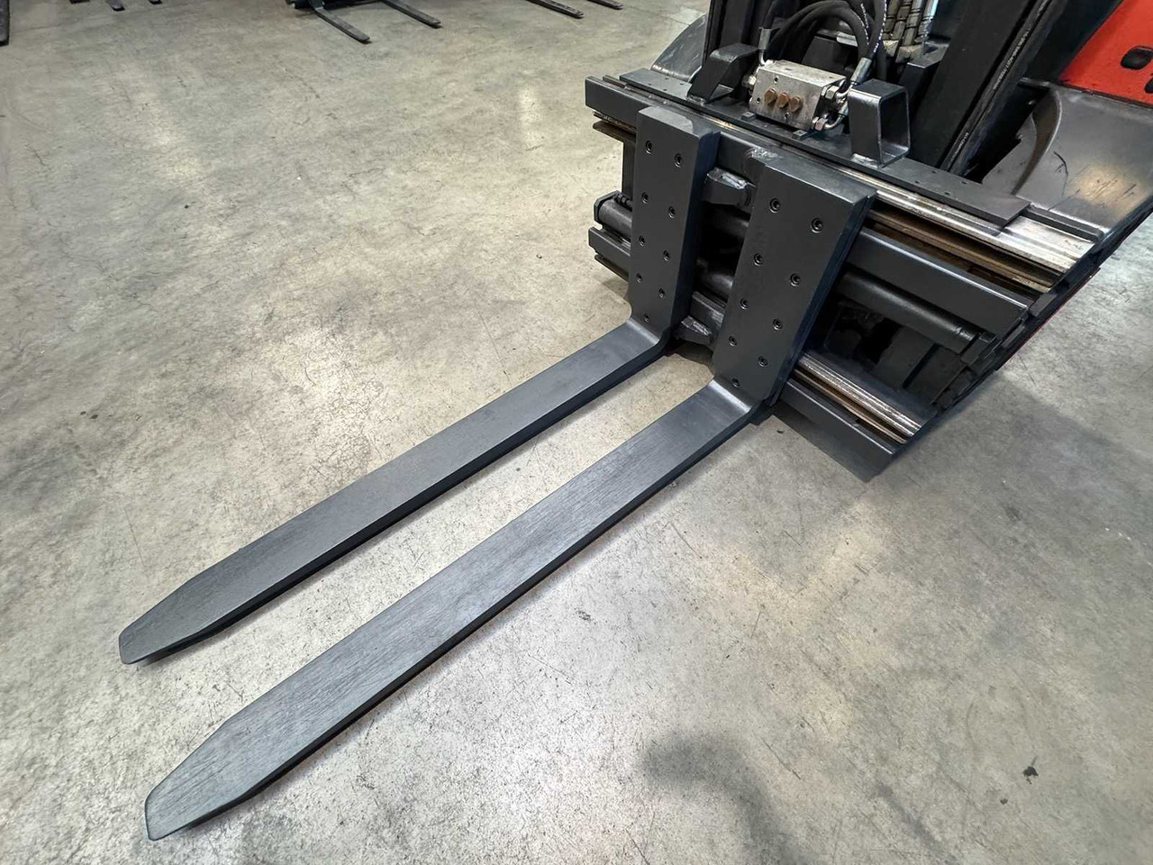 2008 SERVICE + UVV 01/2026 LINDE H35T 3.500KG 3.+4. VALVE WIDER 148CM FORK ADJUSTER GAS FORKLIFT FORKLIFT 10.543 HOURS - رافعة شوكية: صور 4 2008 SERVICE + UVV 01/2026 LINDE H35T 3.500KG 3.+4. VALVE WIDER 148CM FORK ADJUSTER GAS FORKLIFT FORKLIFT 10.543 HOURS - رافعة شوكية: صور 4