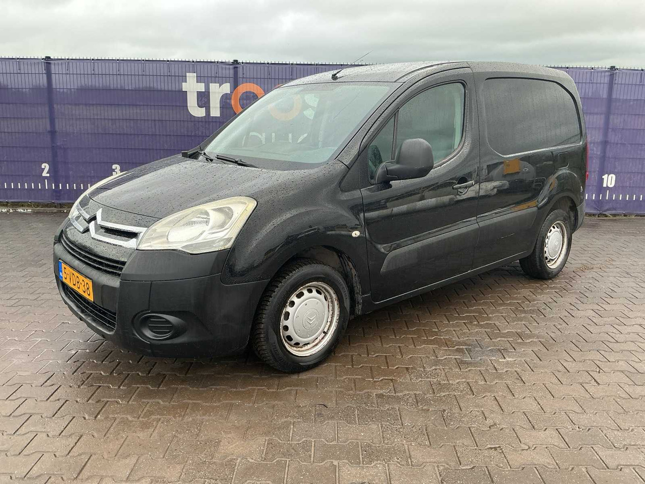 2009 - CITROEN - BERLINGO - 1.6 HDI 500 COMFORT - COMMERCIAL VEHICLE - الشاحنات الصغيرة: صور 1 2009 - CITROEN - BERLINGO - 1.6 HDI 500 COMFORT - COMMERCIAL VEHICLE - الشاحنات الصغيرة: صور 1