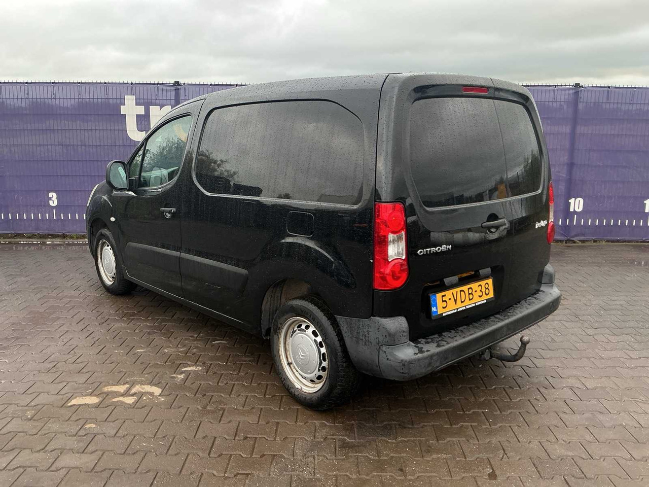 2009 - CITROEN - BERLINGO - 1.6 HDI 500 COMFORT - COMMERCIAL VEHICLE - الشاحنات الصغيرة: صور 3 2009 - CITROEN - BERLINGO - 1.6 HDI 500 COMFORT - COMMERCIAL VEHICLE - الشاحنات الصغيرة: صور 3