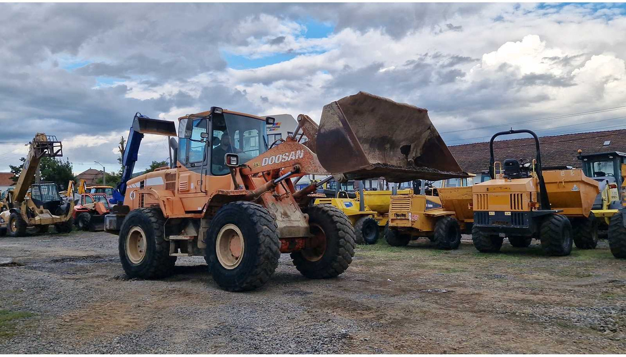 2010 DOOSAN DL200 WHEELED LOADER - اللودر بعجل: صور 2 2010 DOOSAN DL200 WHEELED LOADER - اللودر بعجل: صور 2